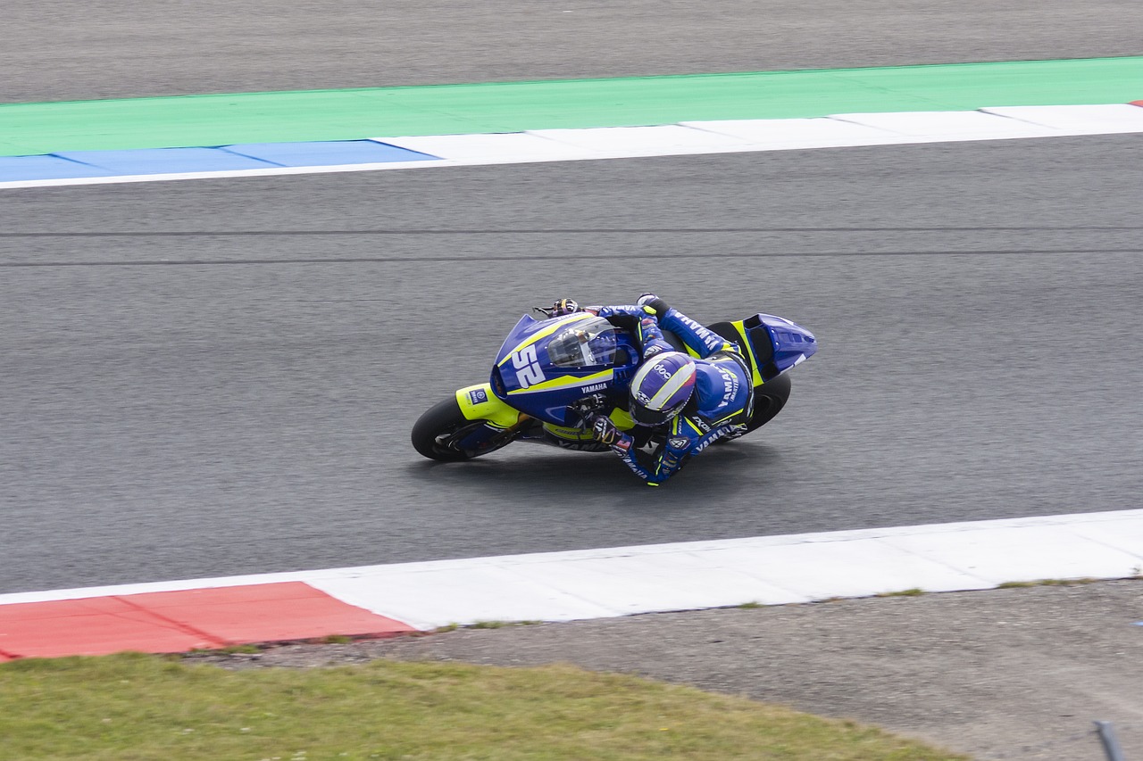 大连英博：必主攻右路！李国旭坚持负442，四大外援出战亚泰一决胜负.